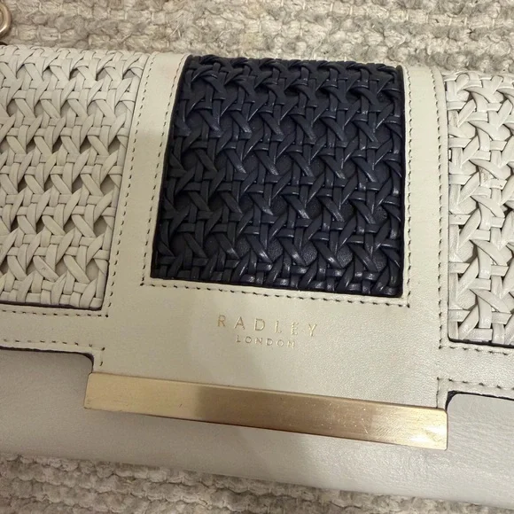 Radley Lonson Royal Ascot Elegant Black and Cream Women's Bag - Picture 3 of 8